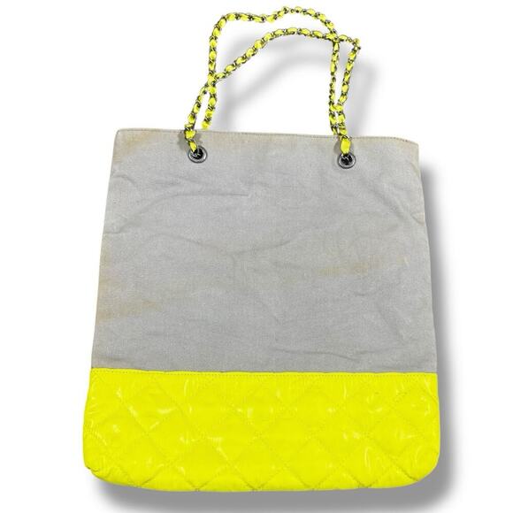 Princess Vera Wang Tote Bag Quilted Yellow Gray Heart Graphic Y2K Style - Picture 3 of 11